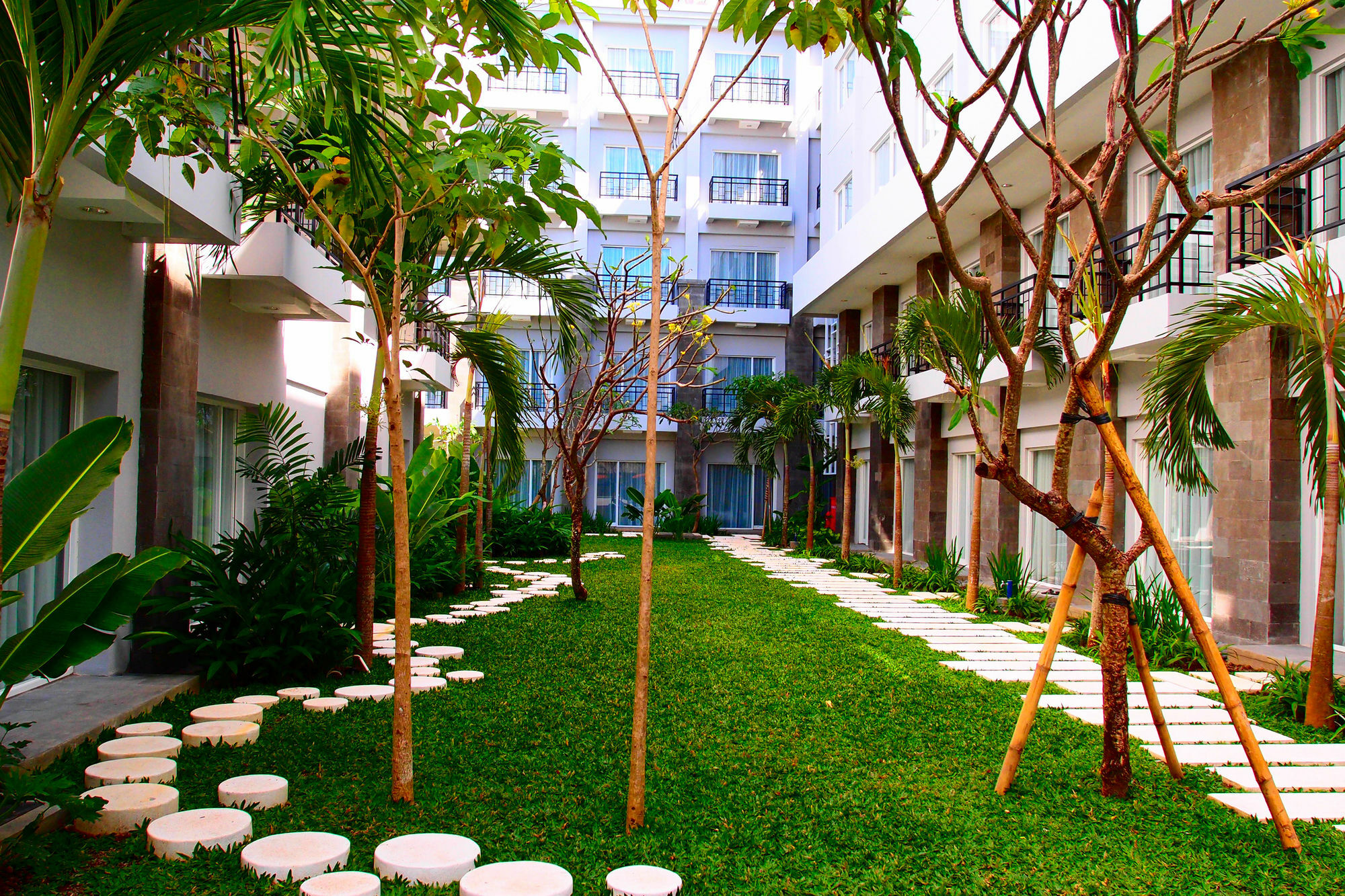 B Hotel Bali & Spa Denpasar  Exterior photo